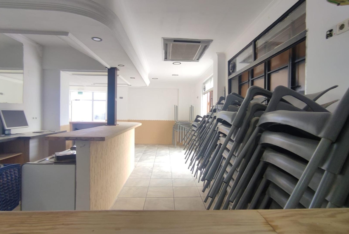 Bar – restaurant with licence  in San Gabriel  Alicante