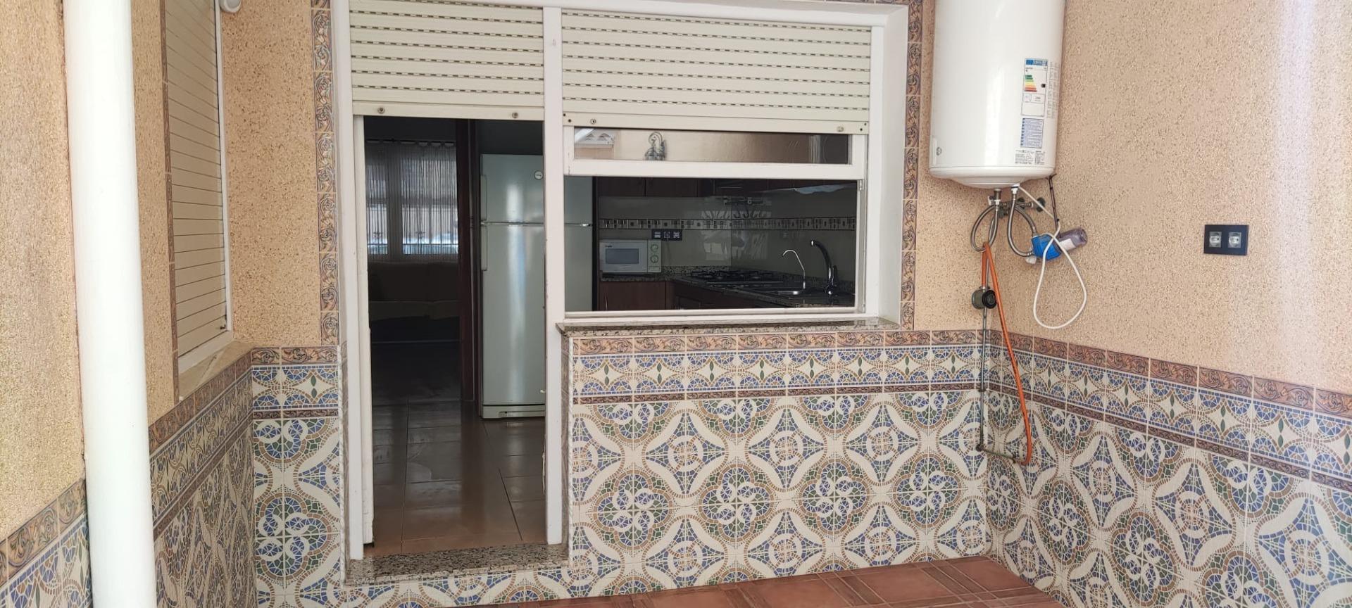 4-10-85 House in the Center of Torrevieja: Comfort and Proximity to the Beach with 3 Bedrooms and 2 Bathrooms