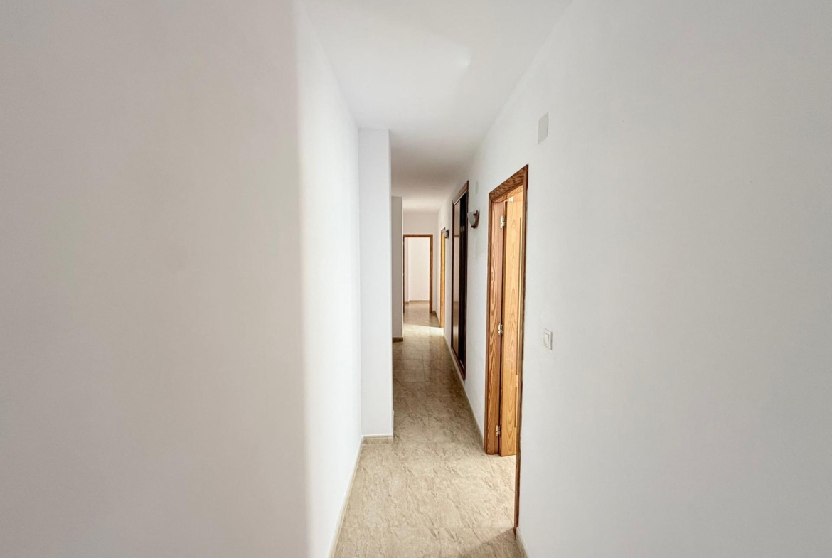 Ideal Home Steps from the Beach with Tourist License