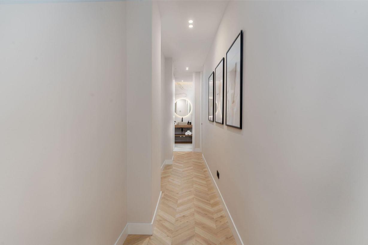 LUXUEUS VOLLEDIG GERENOVEERD APPARTEMENT IN MADRID CENTER