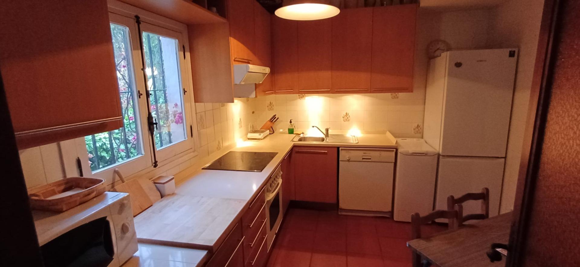 4-11-76 Espectacular Vivienda Independiente en Zona Frank Espinós