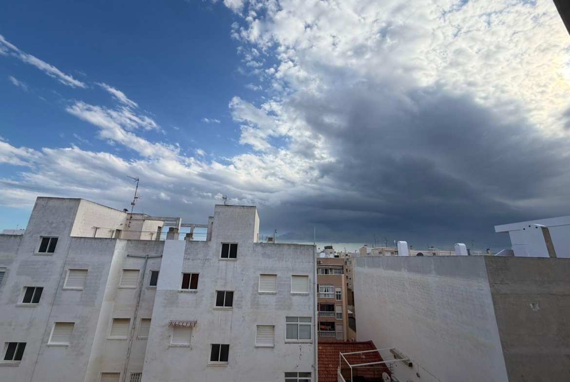 APARTAMENTO  RENOVADO  CON PISCINA CERCA DE LA PLAYA DEL CURA 200 M