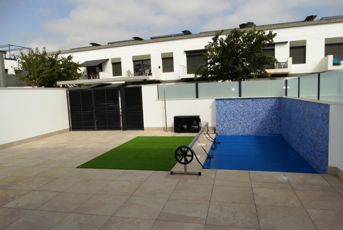 NEW BUILD TOWNHOUSES IN SANTIAGO DE LA RIBERA