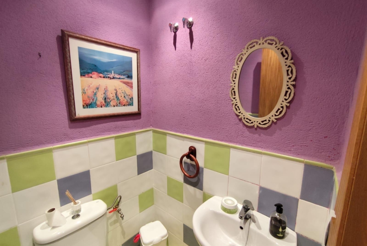 LOCAL COMERCIAL PARA MONTAR NEGOCIO EN EL CENTRO DE TORREVIEJA.
