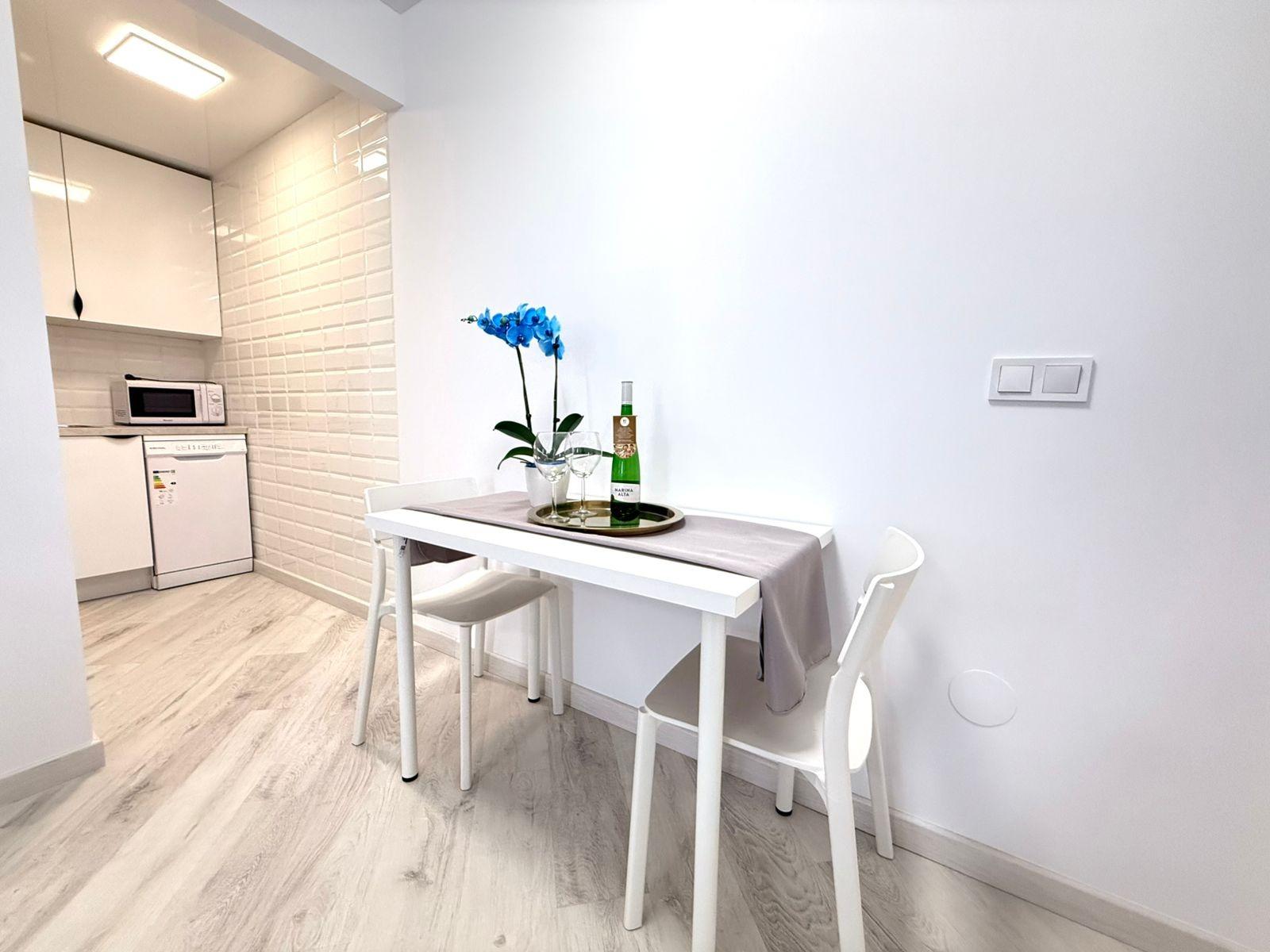APARTAMENTO  RENOVADO  CON PISCINA CERCA DE LA PLAYA DEL CURA 200 M