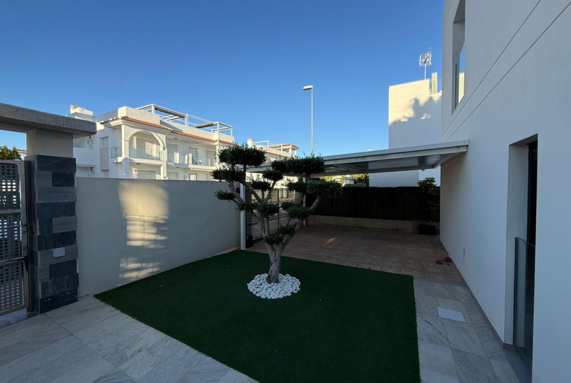 Prachtige vrijstaande villa met een perceel van 300 m2