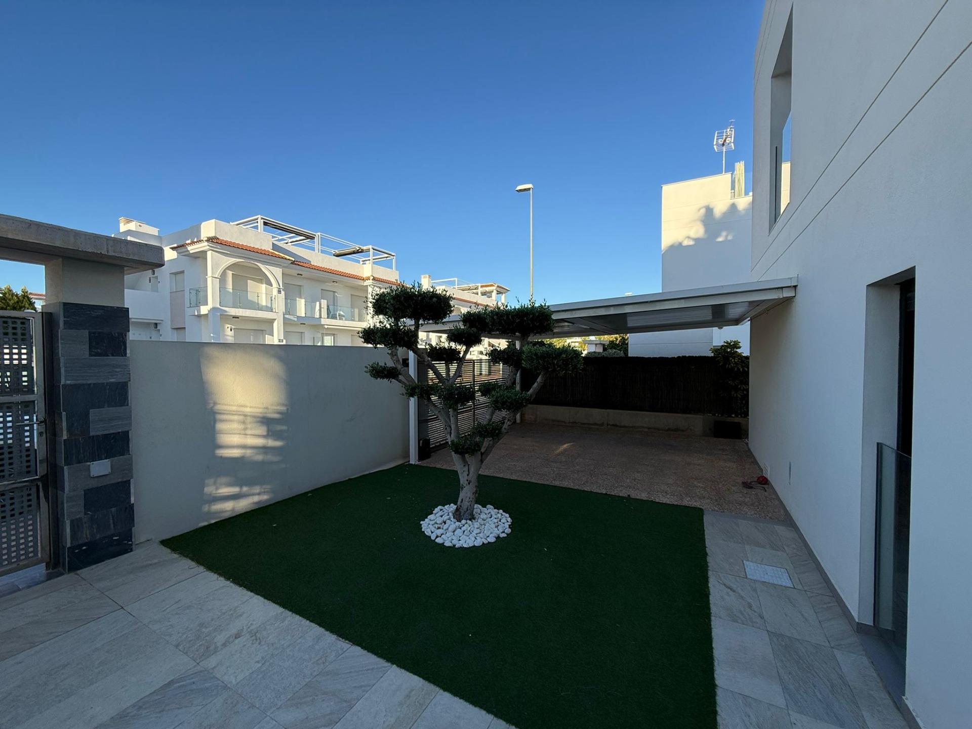 Prachtige vrijstaande villa met een perceel van 300 m2