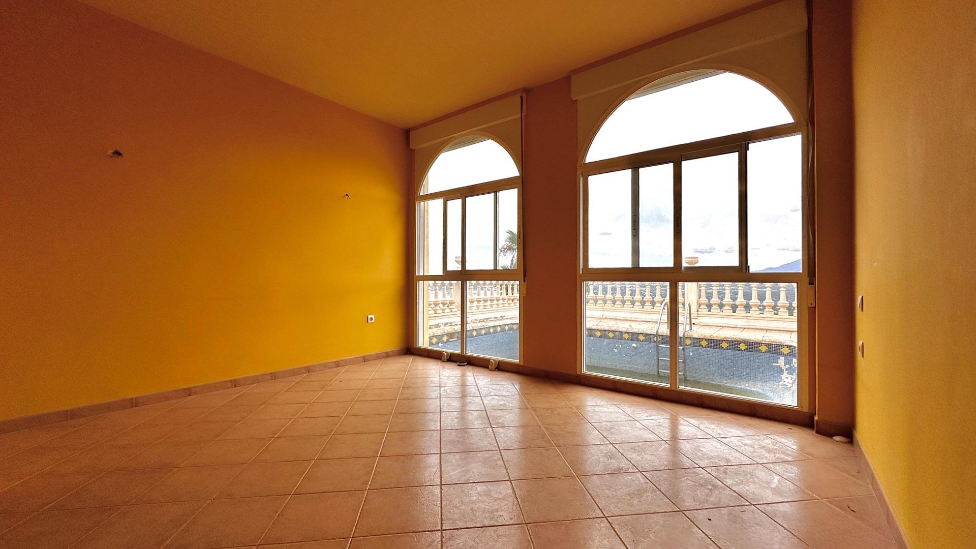 “Villa met panoramisch uitzicht en groot potentieel in Altea Hills”
