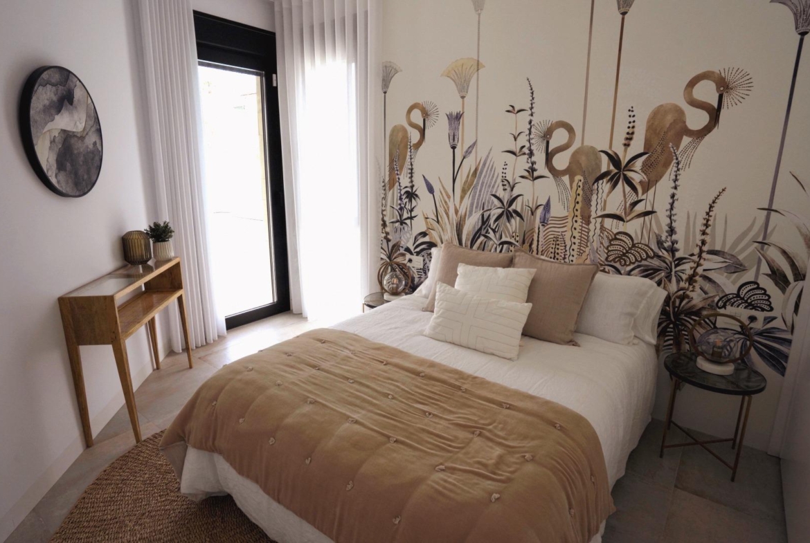 VILLAS DE LUJO! OBRA NUEVA DE ALTA CALIDAD! 3 DORMITORIOS. 3 BAÑOS. PISCINA PRIVADA. PARCELA 180M2.