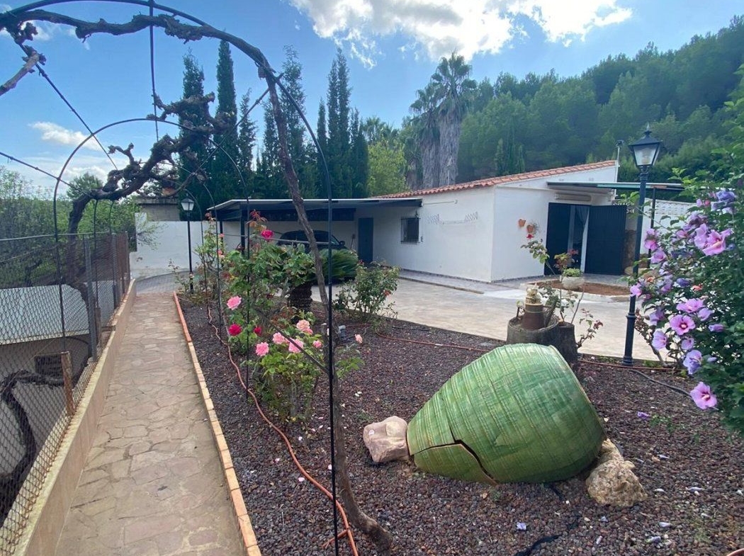 Villa for sale in Algimia de Alfara