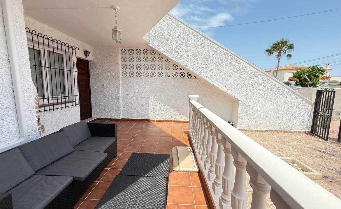 Ground floor bungalow, renovated, with 2 bedrooms and 1 bathroom