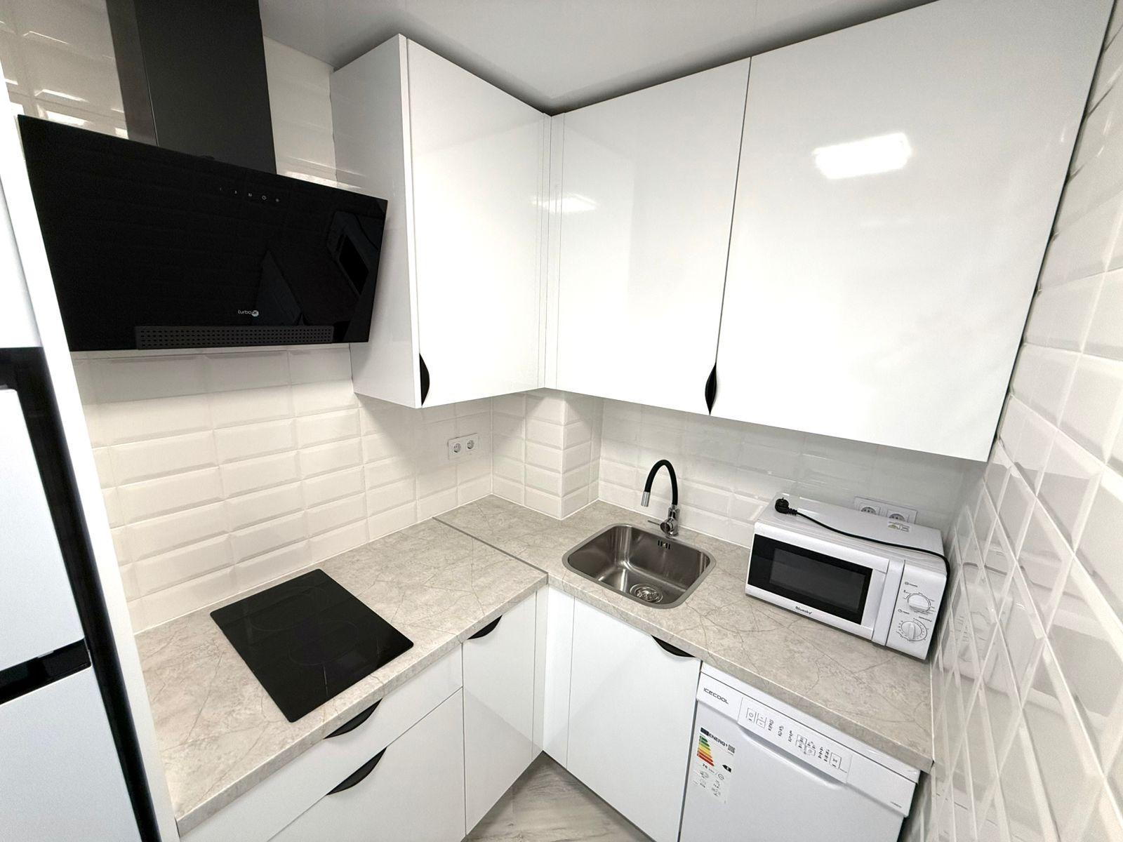 APARTAMENTO  RENOVADO  CON PISCINA CERCA DE LA PLAYA DEL CURA 200 M