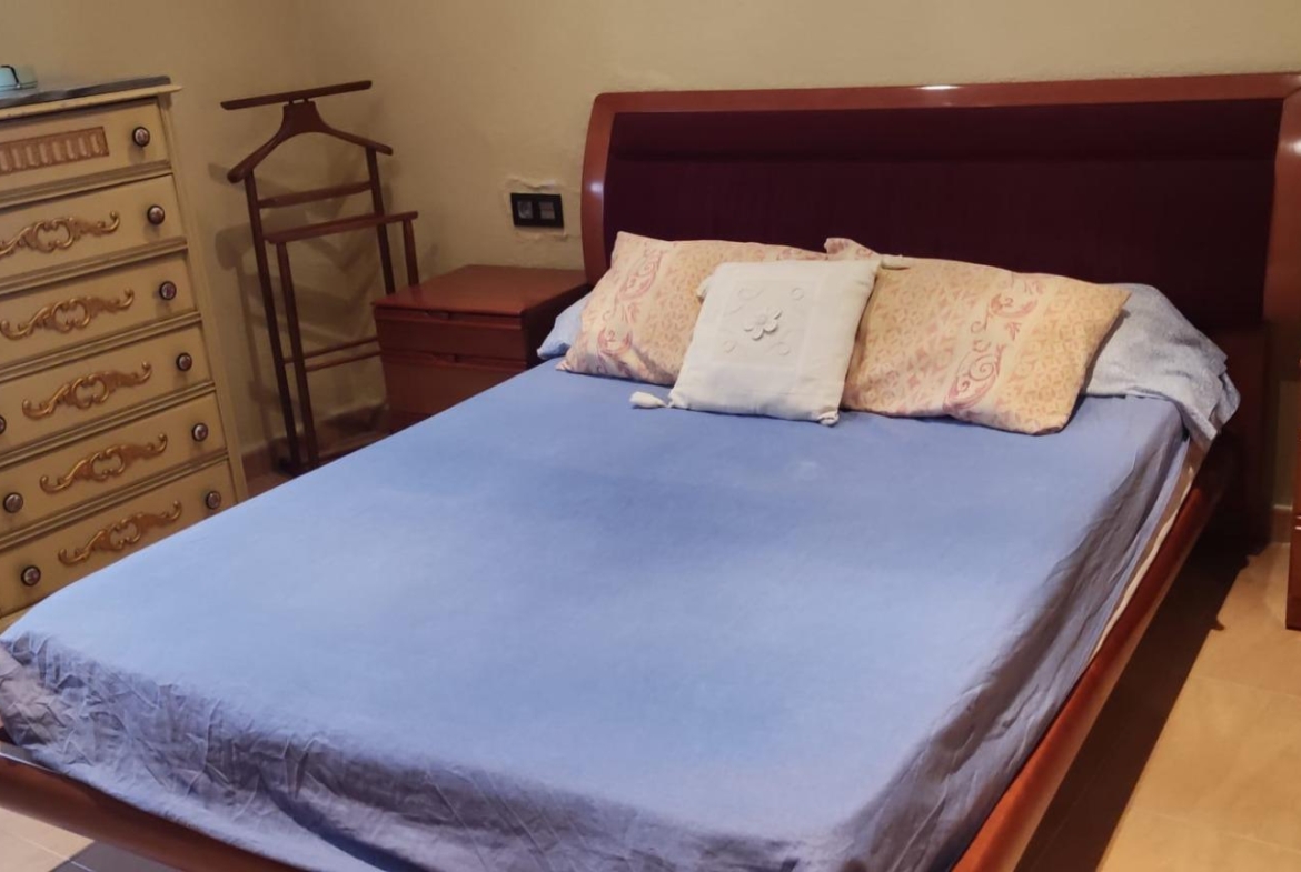 House in the Center of Torrevieja: Comfort and Proximity to the Beach with 3 Bedrooms and 2 Bathrooms