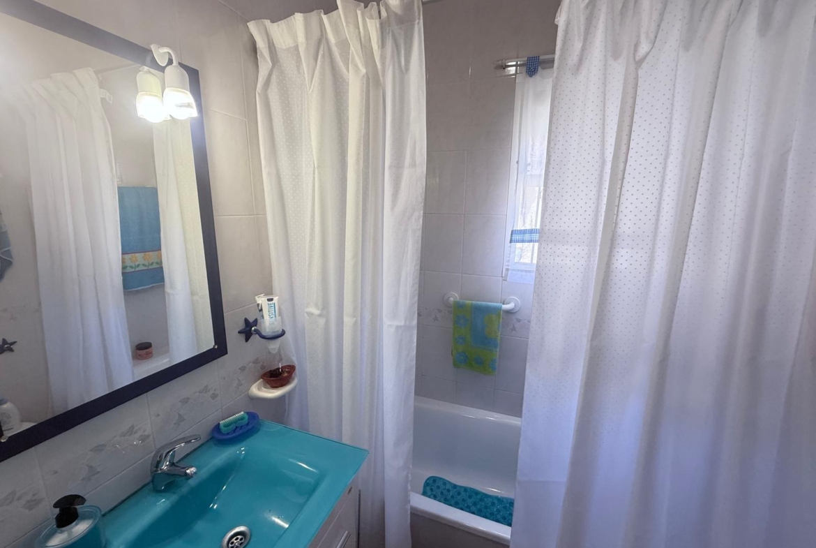 Great High Bungalow in Playa Flamenca: 3 bedrooms, 1 bathroom, 3 storage rooms, pool.