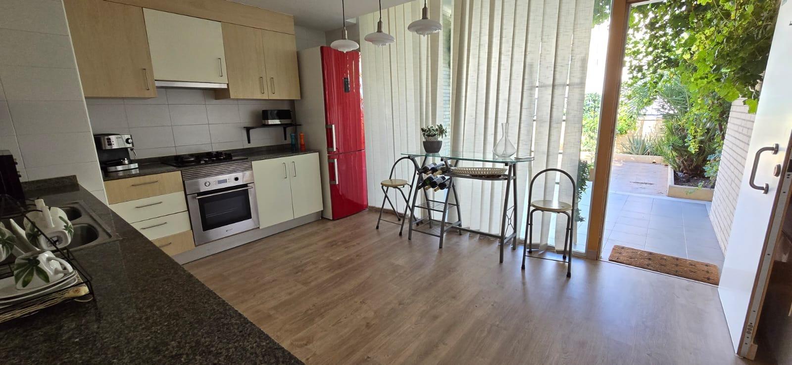 BUNGALOW IN CITY OF LIGHT FACING THE SEA – TORMOS STREET