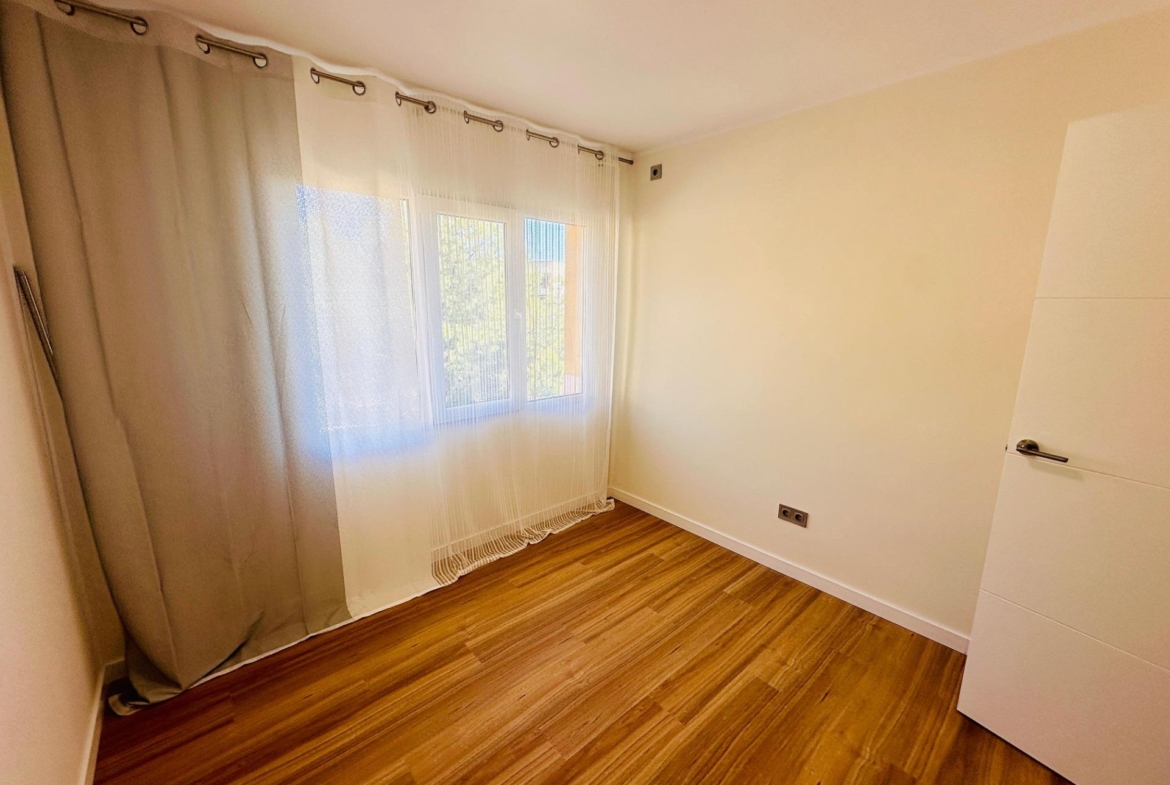 Bright and spacious apartment for sale in Alicante, Campoamor area