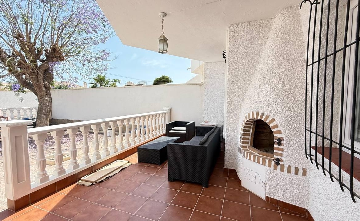 Ground floor bungalow, renovated, with 2 bedrooms and 1 bathroom