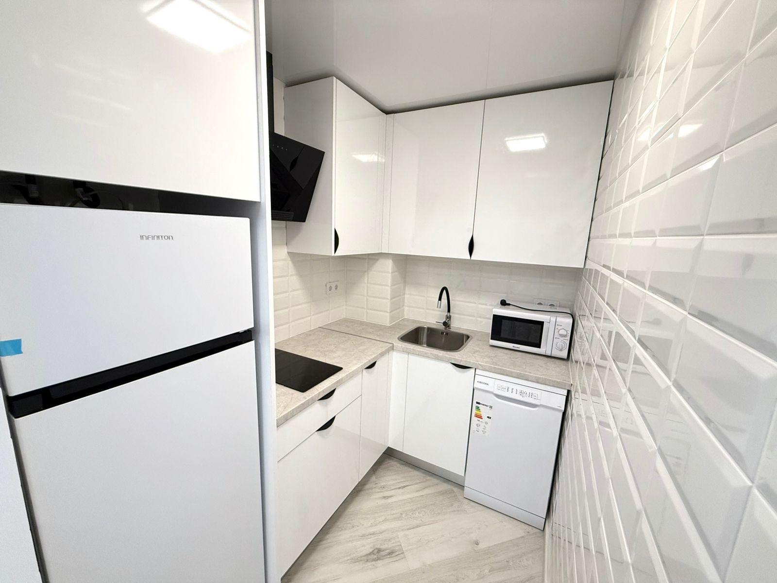 APARTAMENTO  RENOVADO  CON PISCINA CERCA DE LA PLAYA DEL CURA 200 M