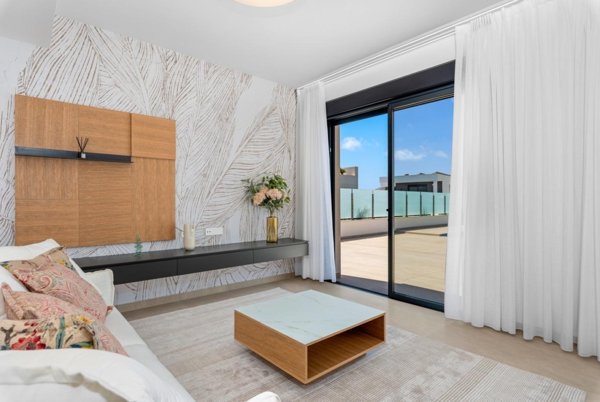 OBRA NUEVA! VILLA DE LUJO EN ORIHUELA COSTA. PLAYA A 350 METROS.