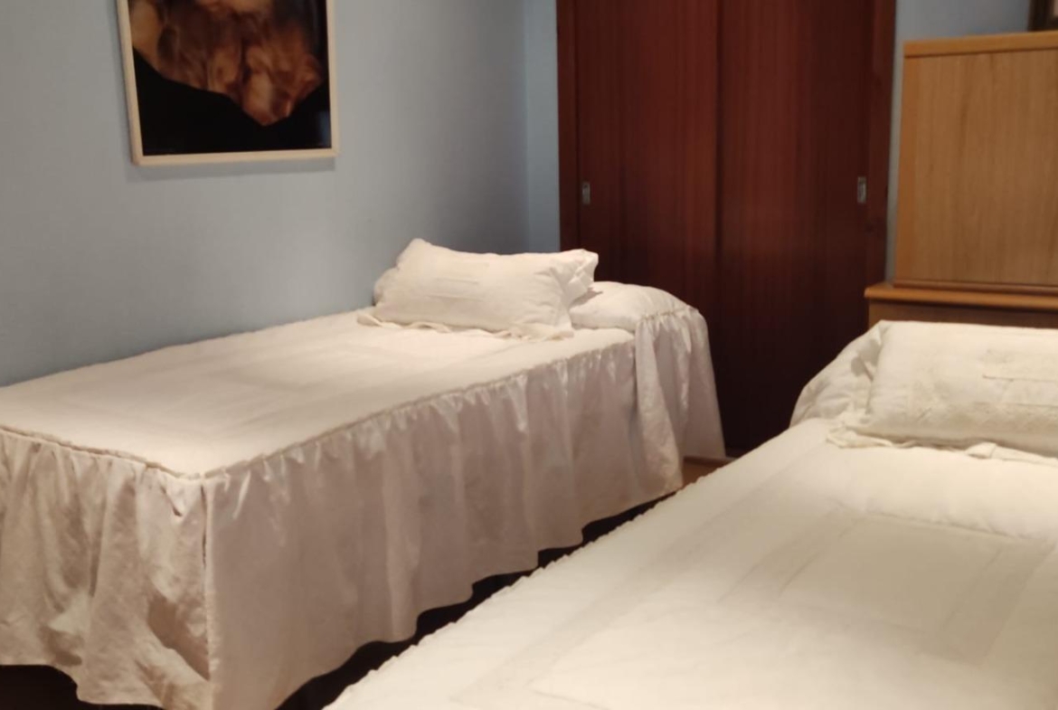 House in the Center of Torrevieja: Comfort and Proximity to the Beach with 3 Bedrooms and 2 Bathrooms