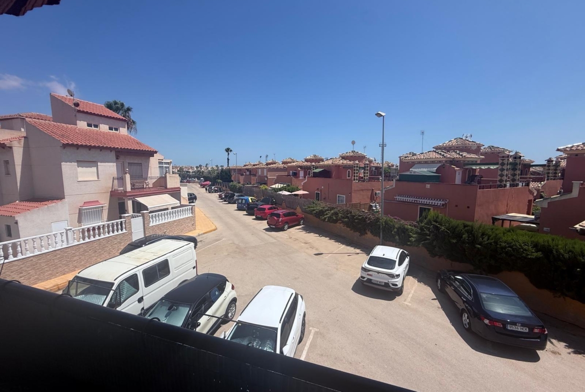 Great High Bungalow in Playa Flamenca: 3 bedrooms, 1 bathroom, 3 storage rooms, pool.