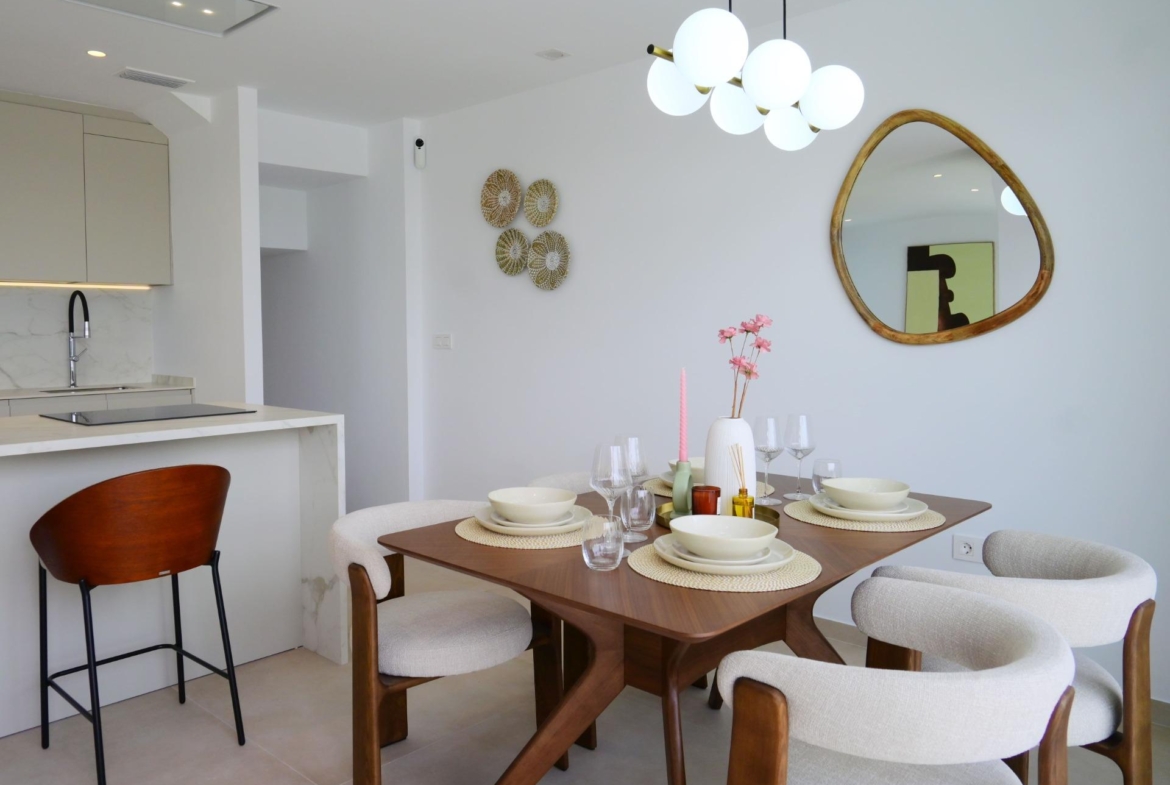 EXCLUSIVIDAD Y BIENESTAR: VILLA CON JARDÍN Y GARAJE PRIVADO