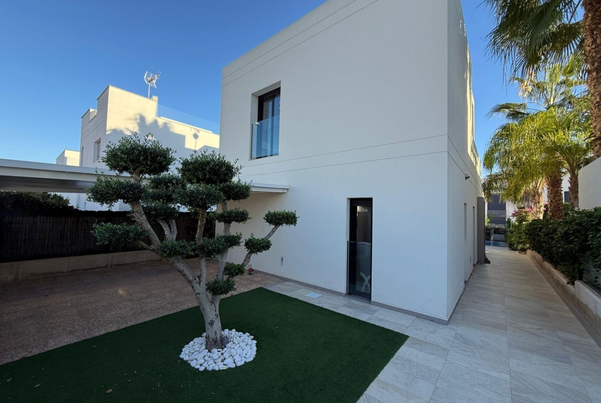 Prachtige vrijstaande villa met een perceel van 300 m2