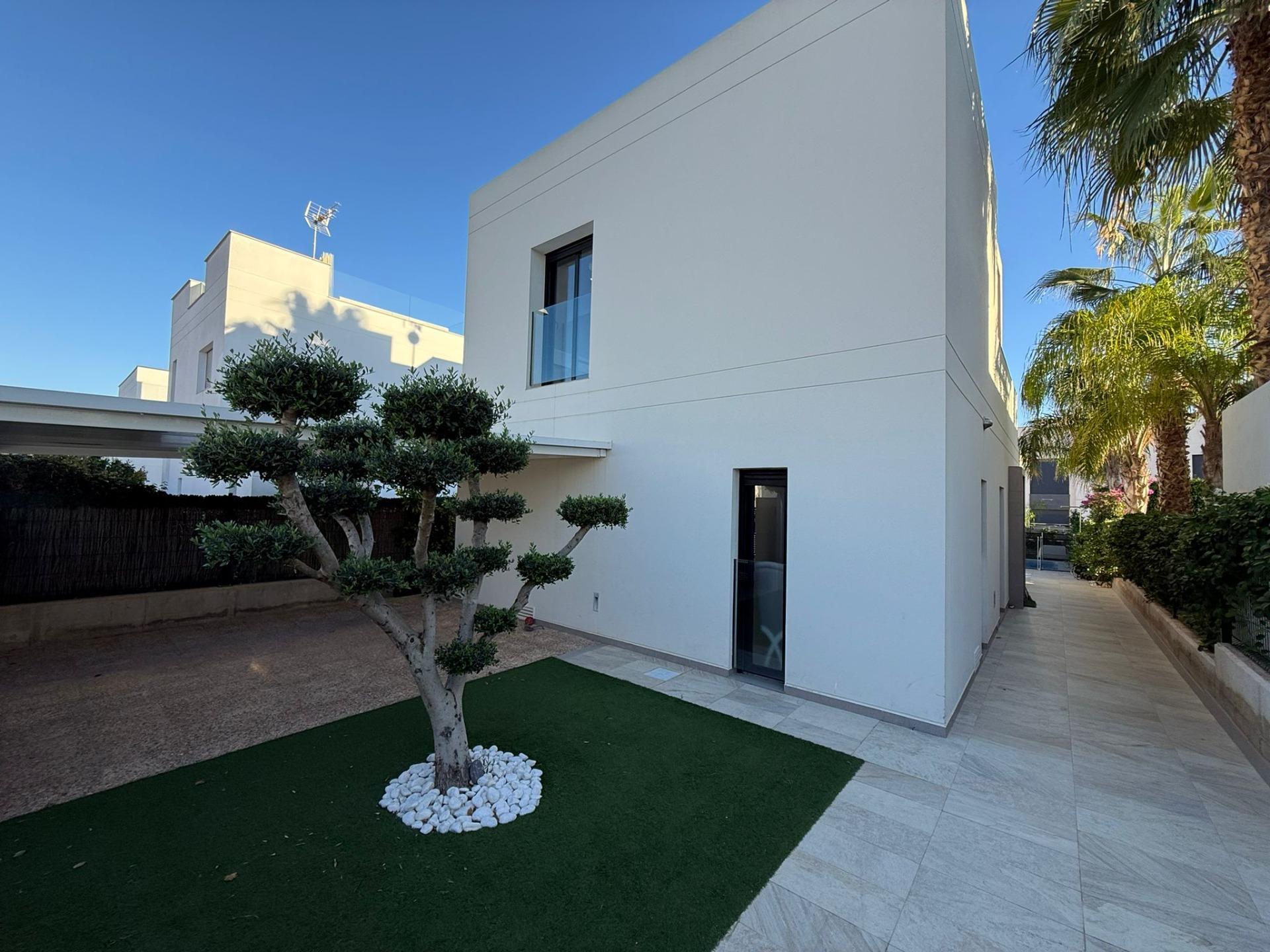 Prachtige vrijstaande villa met een perceel van 300 m2