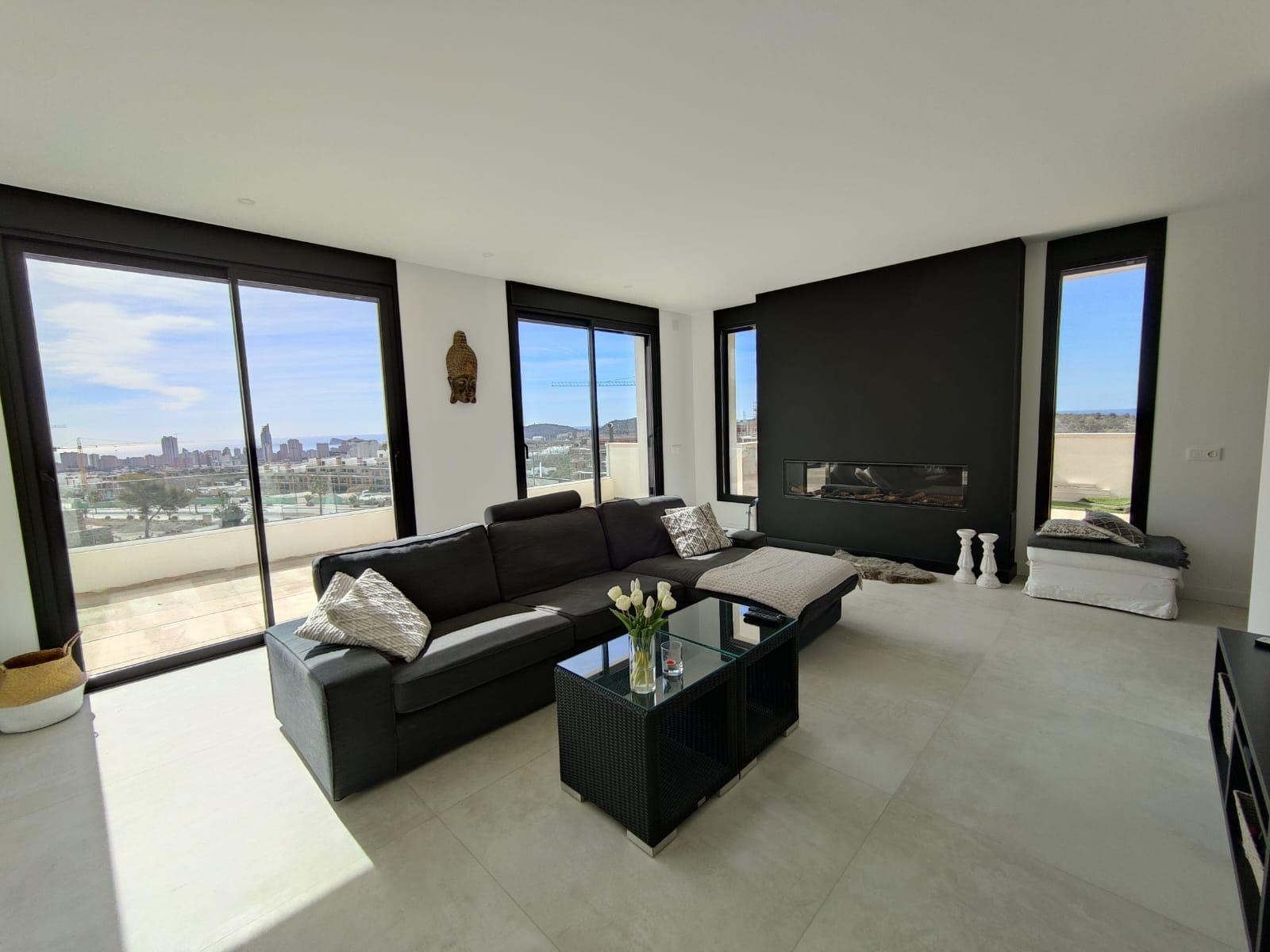 LARGE MODERN VILLA IN FINESTRAT