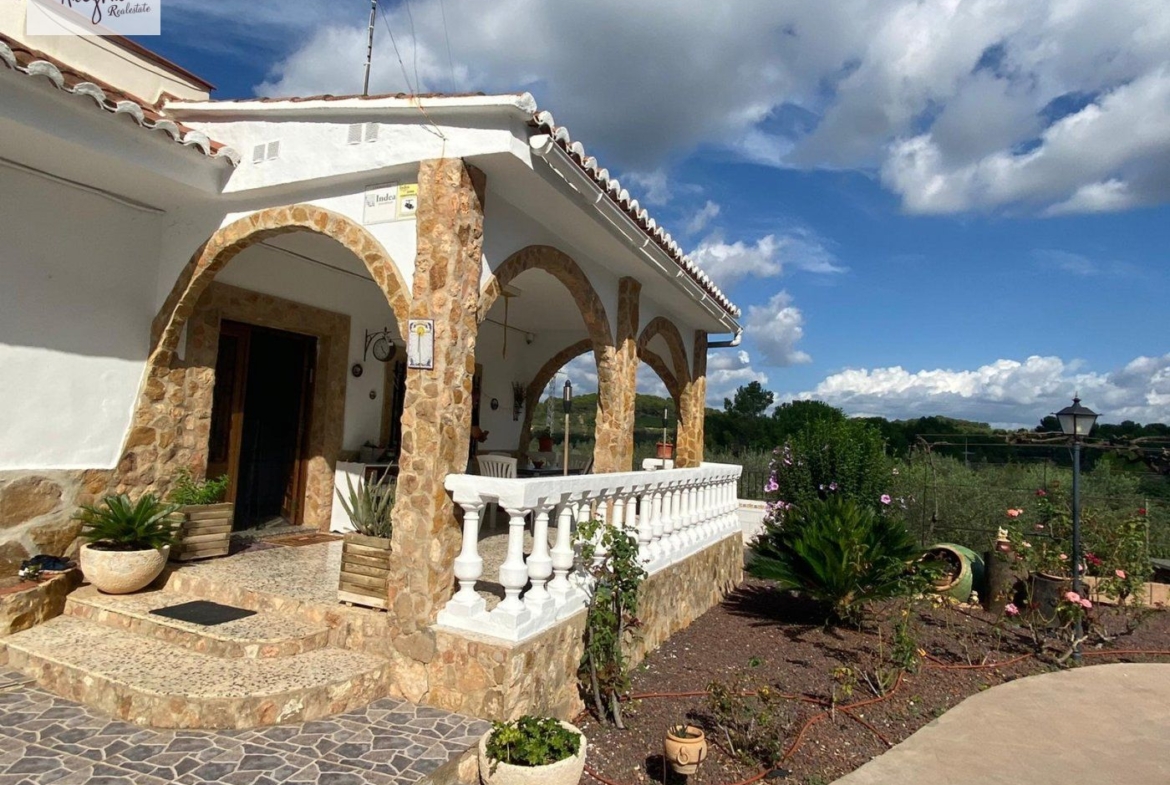 Villa for sale in Algimia de Alfara