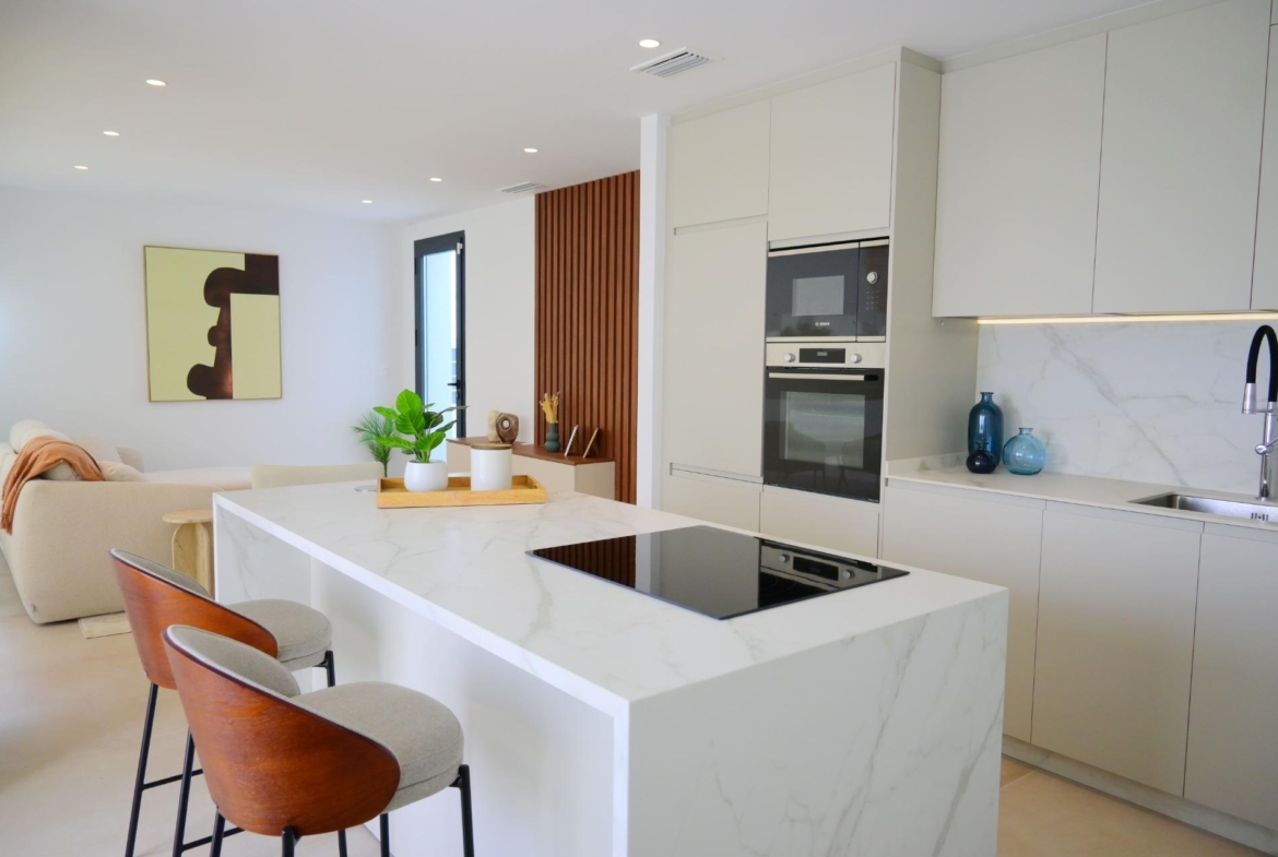 EXCLUSIVIDAD Y BIENETAR: VILLA CON JARDÍN Y GARAJE PRIVADO