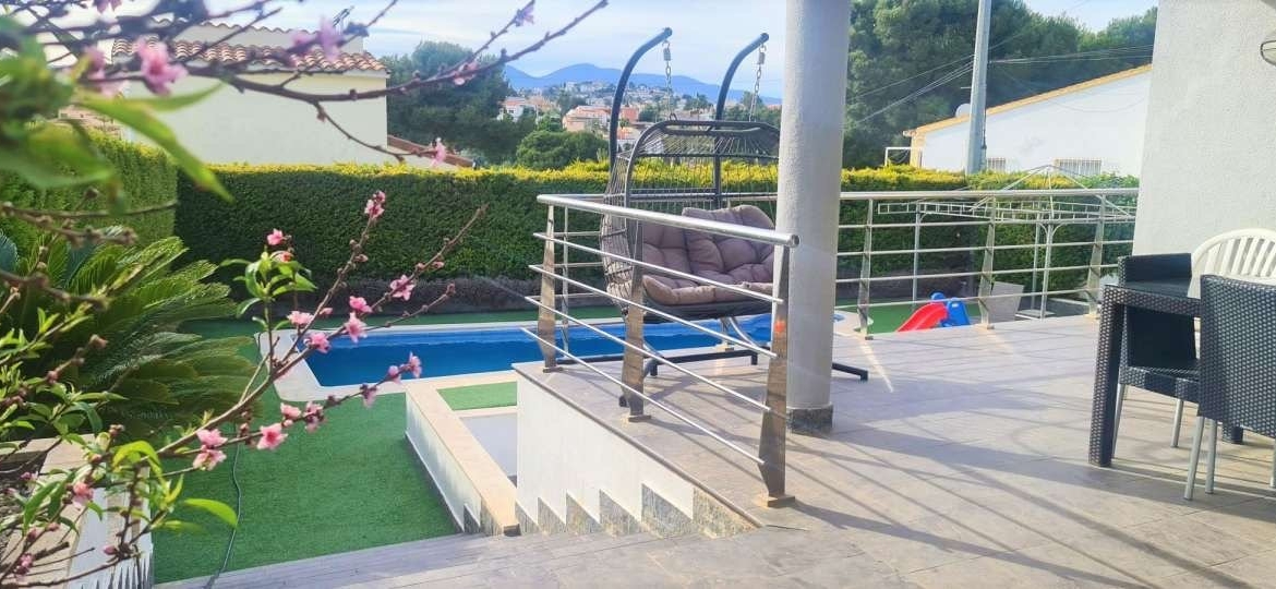 VILLA IN CALPE FOR SALE