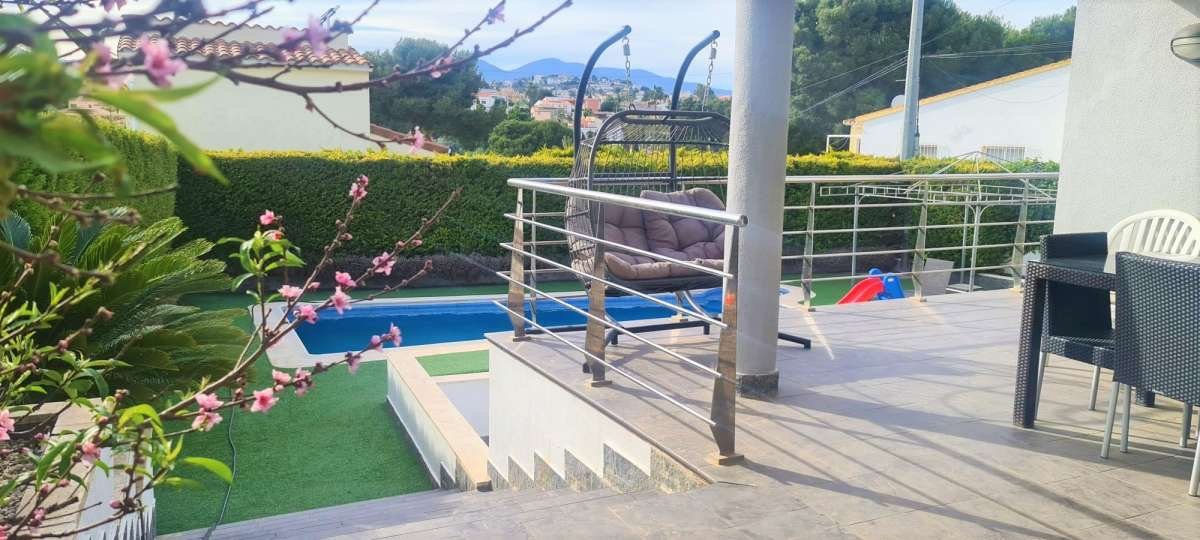 VILLA IN CALPE FOR SALE