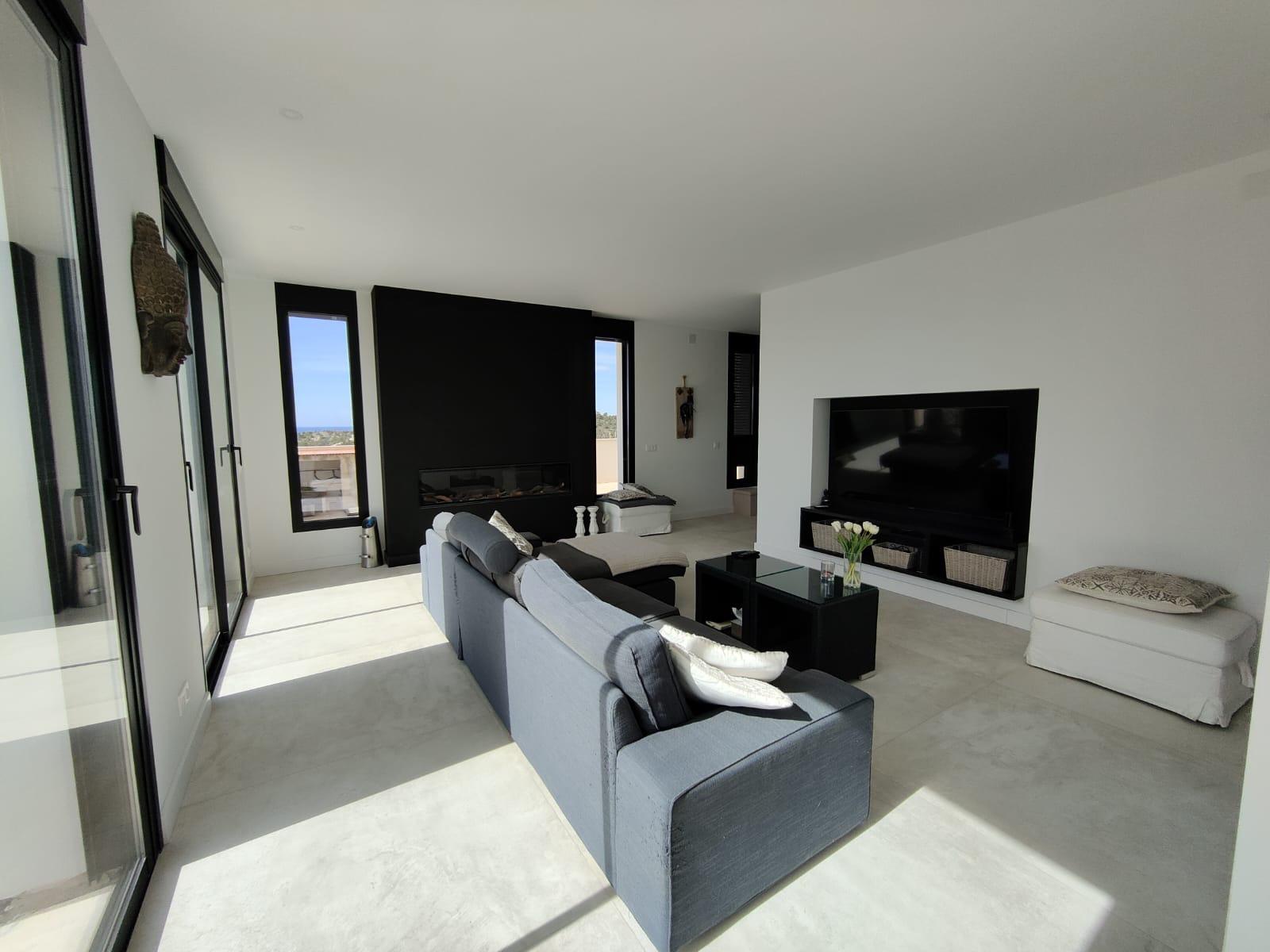 LARGE MODERN VILLA IN FINESTRAT