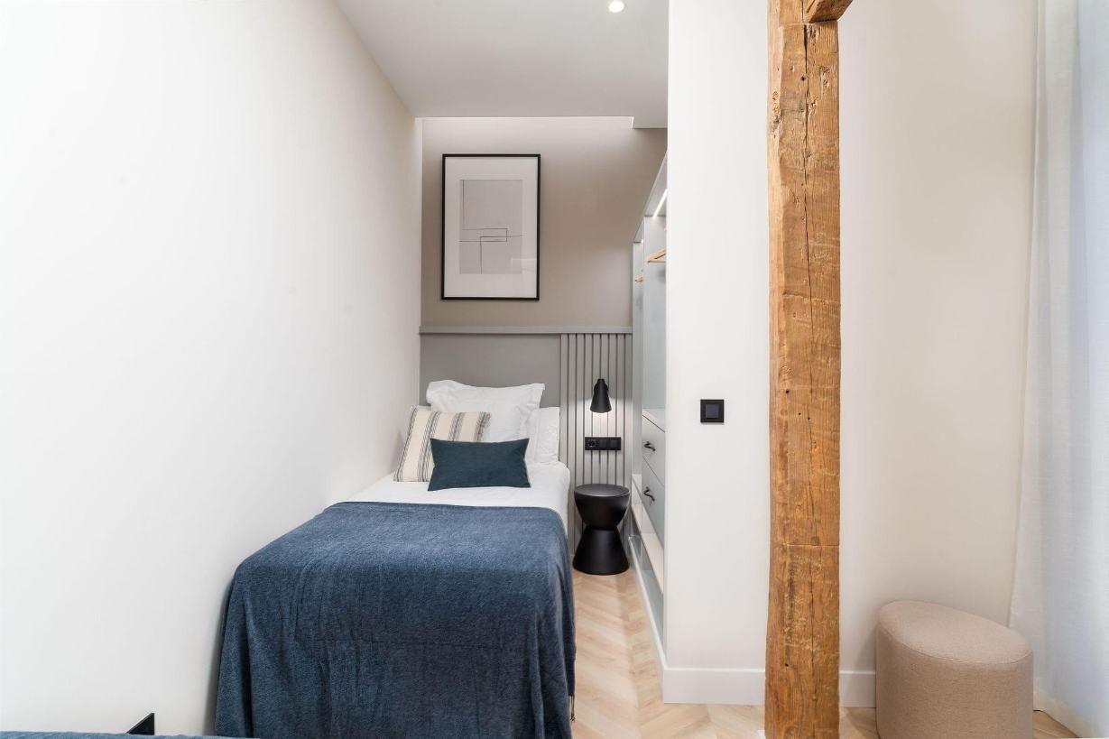 LUXUEUS VOLLEDIG GERENOVEERD APPARTEMENT IN MADRID CENTER