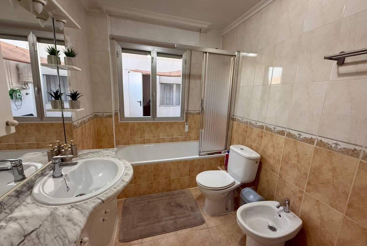 Exclusive apartment with 2 bedrooms and 3 terraces – Ref. A10245
