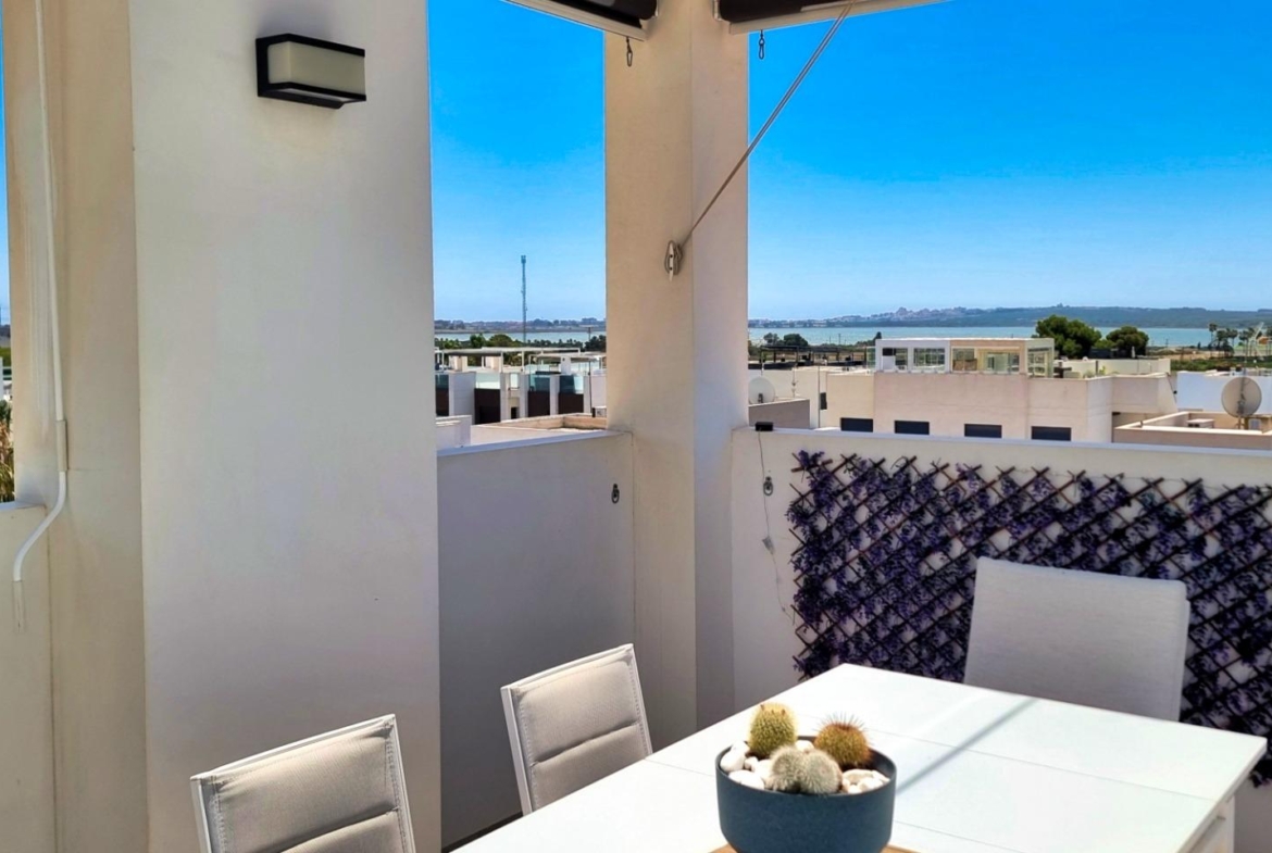 Ciudad Quesada, Doña Pepa, luxe bungalow op de bovenste verdieping