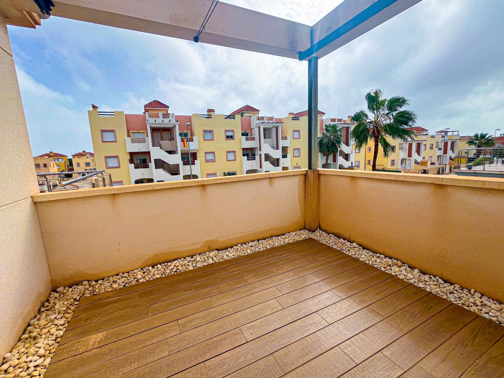 4-18-41 VILLA DE LUJO EN LA ZENIA. 5 DORM. 4 BAÑOS. PISCINA PRIVADA. PARCELA 410 M2.
