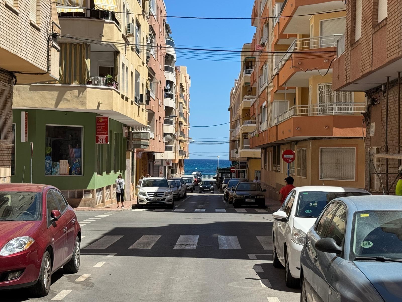 4-18-54 SE VENDE LOCAL COMERCIAL CON 261 M2. A 150 METROS DE LA PLAYA. PARA CUALQUER TIPO DE NEGOCIO.
