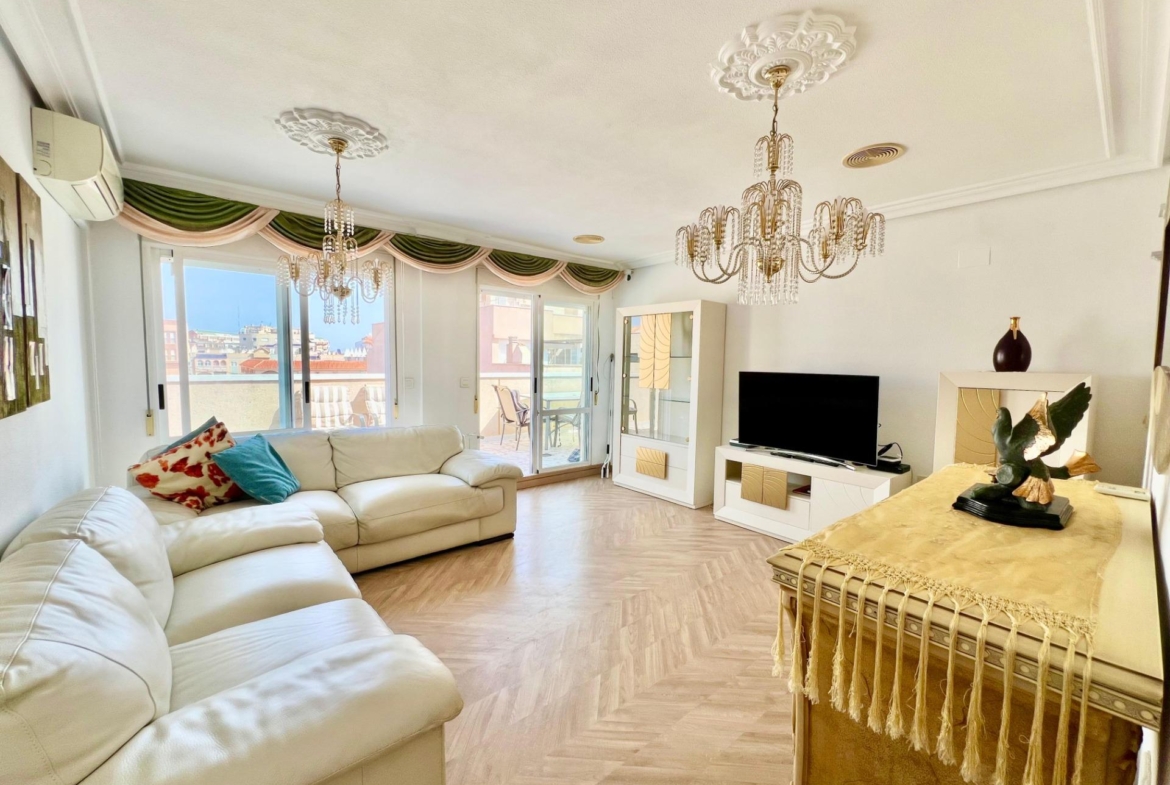 ATICO A 100m DE LA PLAYA DE LA MATA CON IMPRESIONANTE TERRAZA CON VISTAS AL MAR