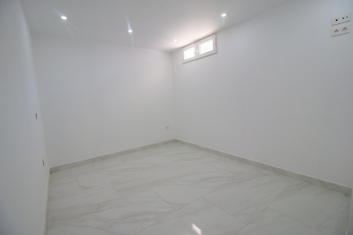 4-18-6 Villa de obra nueva en zona Av. Coloma de La Nucia