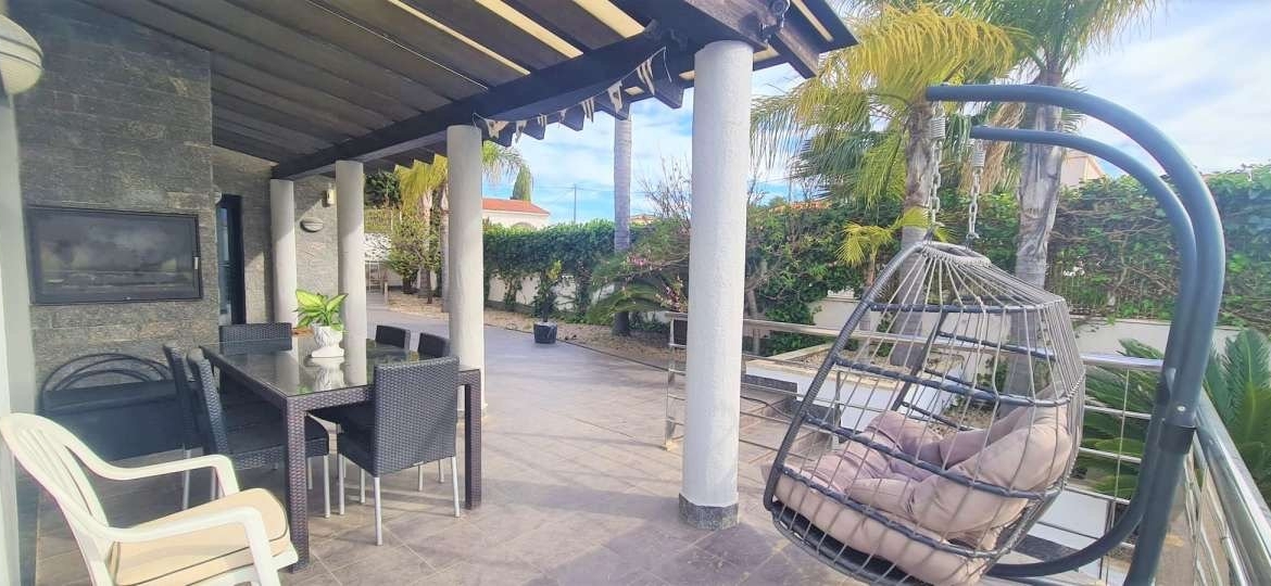 VILLA IN CALPE FOR SALE