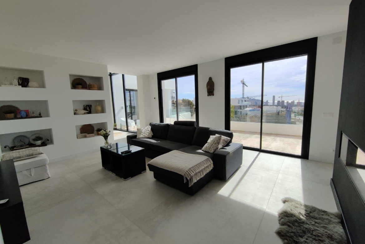 LARGE MODERN VILLA IN FINESTRAT
