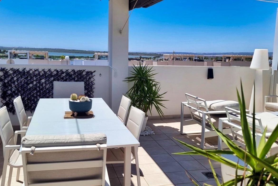 Ciudad Quesada, Doña Pepa, luxe bungalow op de bovenste verdieping