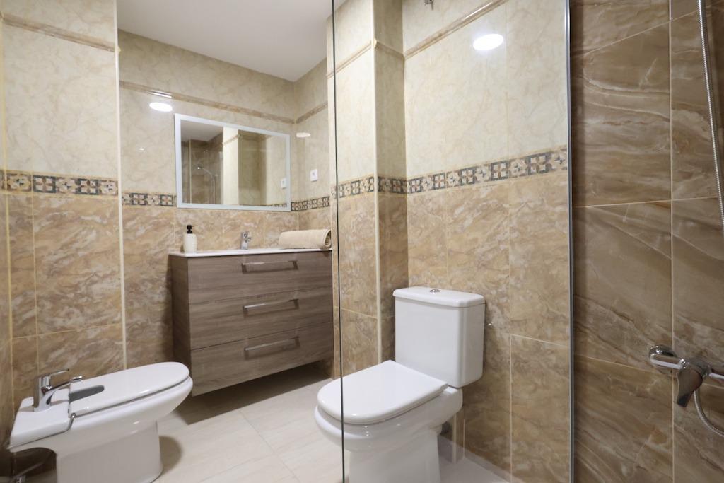Torrevieja Avda de la Libertad, 1e verdieping appartement voor de nieuwe haven