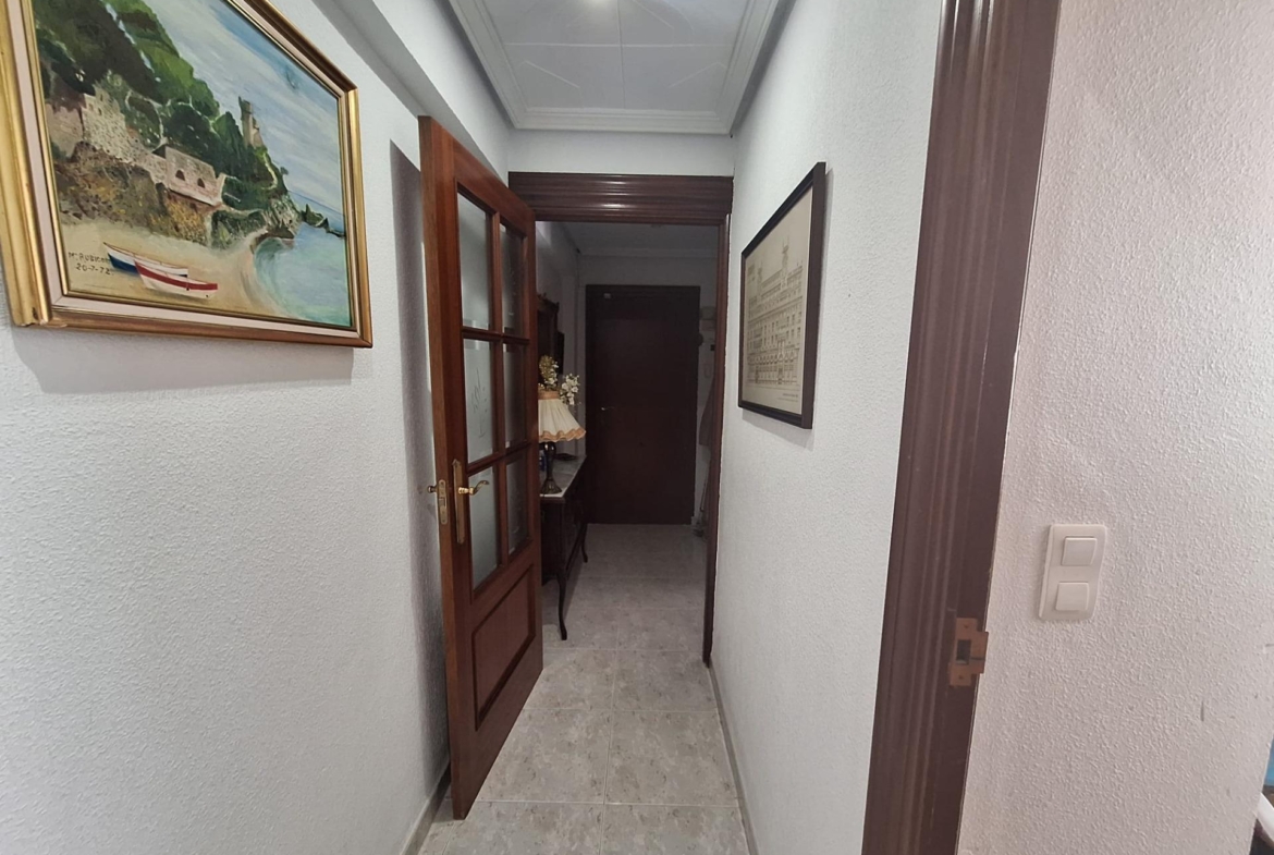 PISO AMPLIO Y LUMINOSO CON ASCENSOR EN PINTOR GISBERT – SAN BLAS
