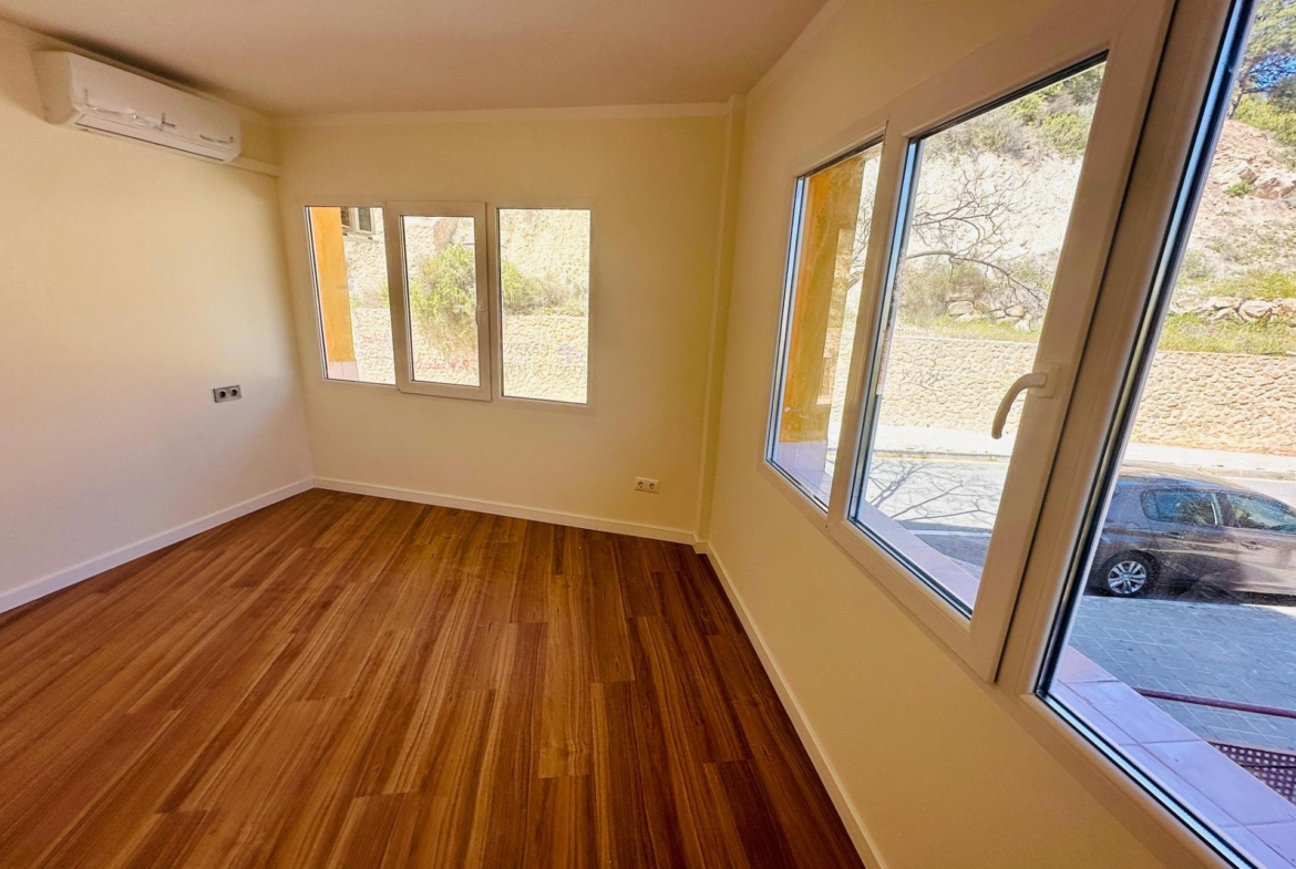 Bright and spacious apartment for sale in Alicante, Campoamor area