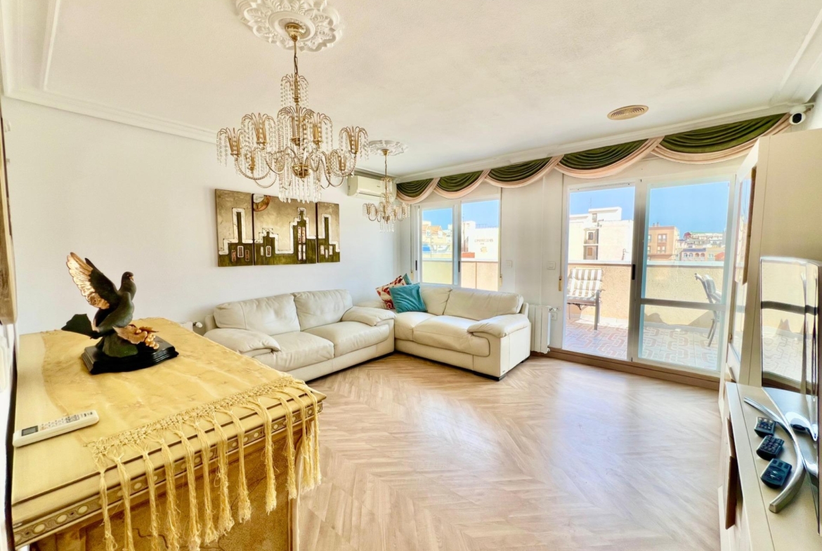 ATICO A 100m DE LA PLAYA DE LA MATA CON IMPRESIONANTE TERRAZA CON VISTAS AL MAR