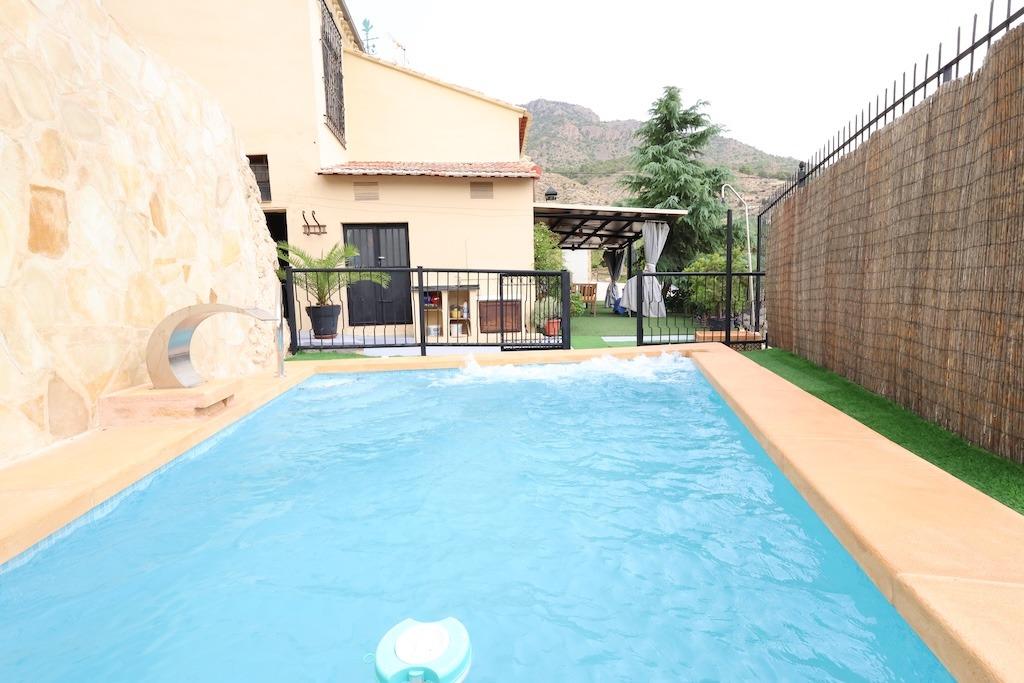 CASA INDEPENDIENTE EN  FORTUNA (Murcia) JUNTO AL PARQUE NATURAL DE LA GARAPACHA CON 439 M2 DE PARCELA. 5 DORM. 3 BAÑOS.