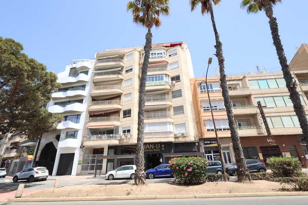 Torrevieja Avda de la Libertad, 1e verdieping appartement voor de nieuwe haven